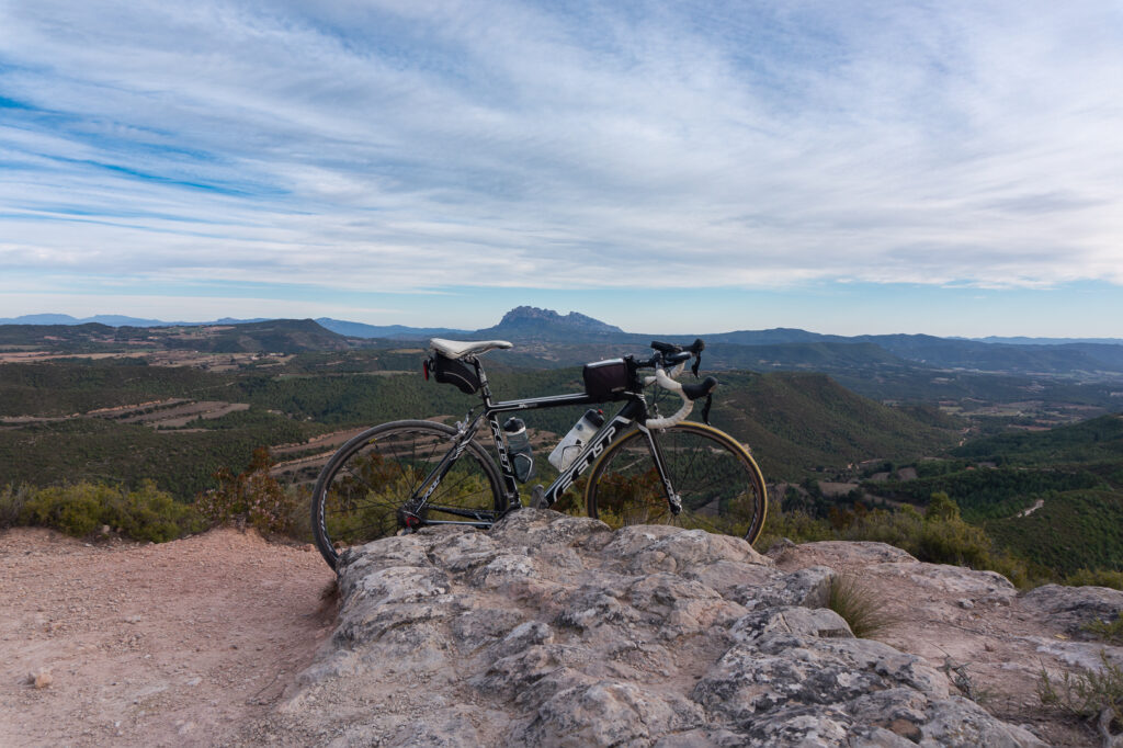 Anoina Festive 500: Widok z Serra de Rubió na Montserrat.